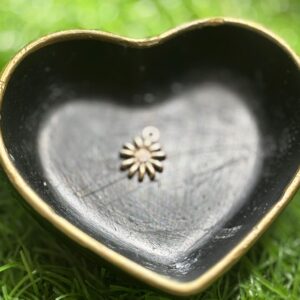 Tiny Gold-Toned Daisy Charm (Single)