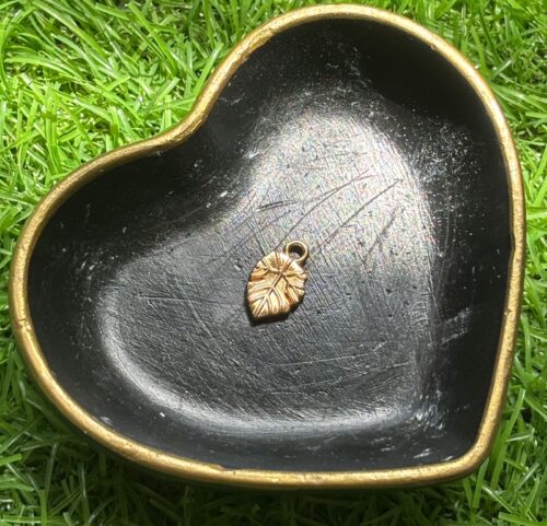 Delicate Gold-Toned Leaf Charm (Single)