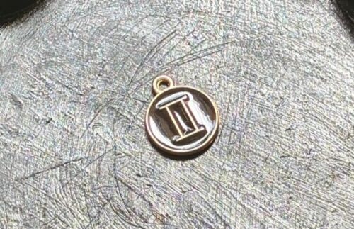 1 Piece Roman Numeral Charm