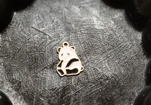 1 Piece Sitting Panda Charm