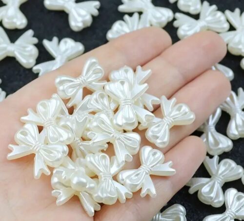 50PCS WHITE ACRYLIC BOW BEAD